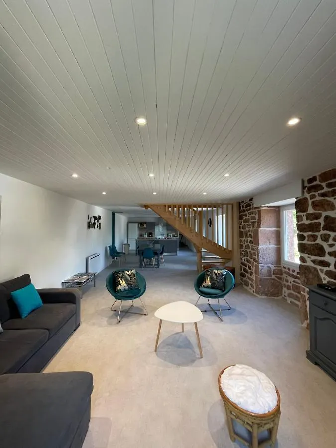 בית נופש הוילה Villecomtal La Loge D'Evelyne